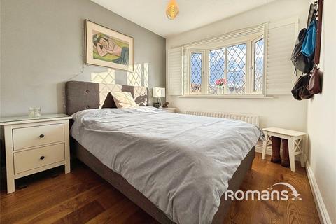 3 bedroom link detached house for sale, Ryves Avenue, Yateley, Hampshire