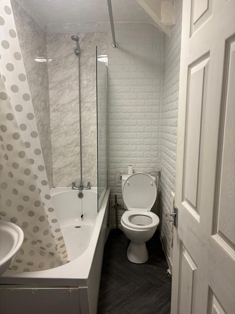 Family bathroom