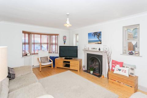 4 bedroom semi-detached house to rent, Adrian Road, WD5, Hemel Hempstead, Abbots Langley, WD5