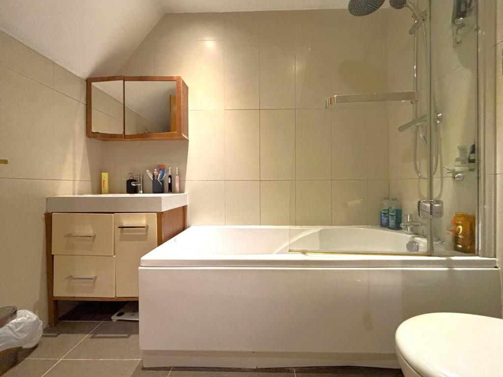 Bathroom.jpeg