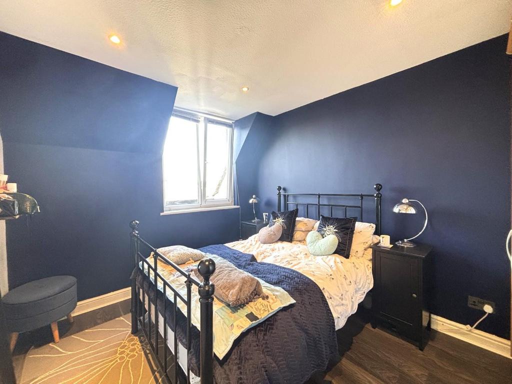 Bedroom 1.jpeg