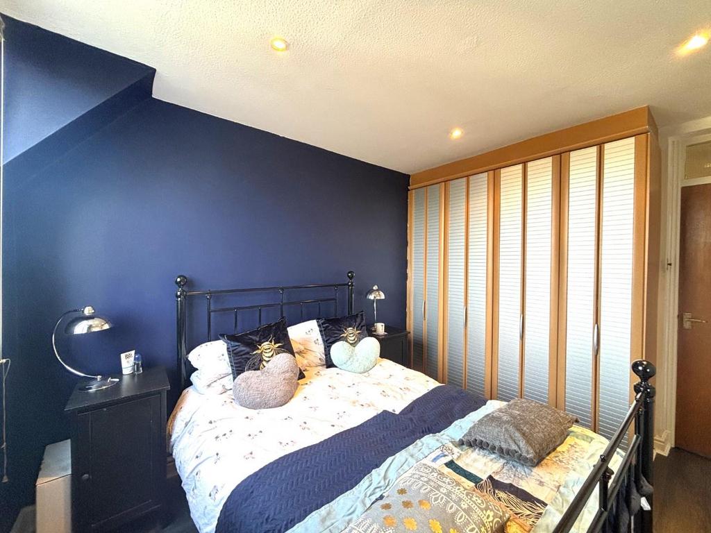 Bedroom 1 1.jpeg