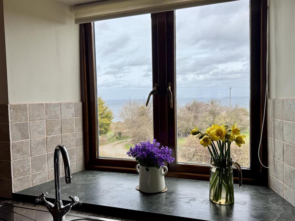 Kitchen/Dining Area