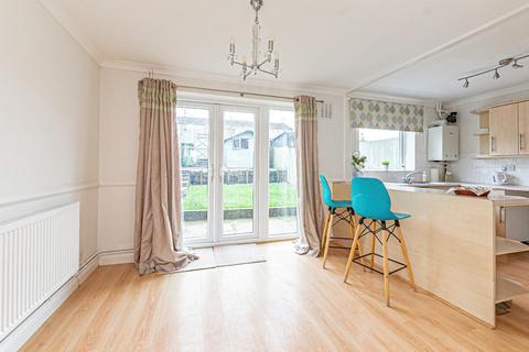 3 bedroom semi-detached house for sale, Elizabeth Drive, Tring