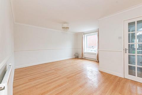 3 bedroom semi-detached house for sale, Elizabeth Drive, Tring
