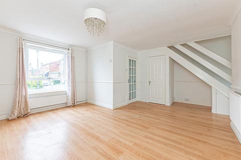 3 bedroom semi-detached house for sale, Elizabeth Drive, Tring
