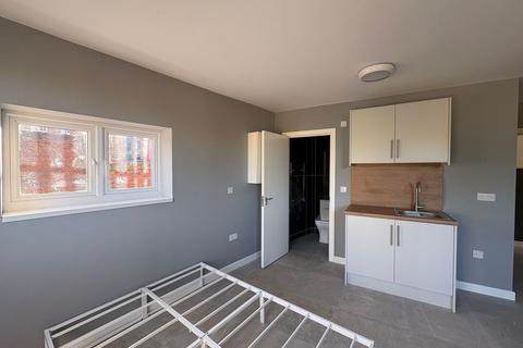 undefined, 2a Burnside Road G10 Dagenham RM8 1XD
