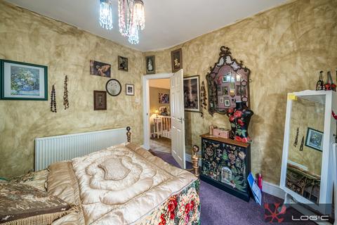 undefined, 1, Liverpool L9