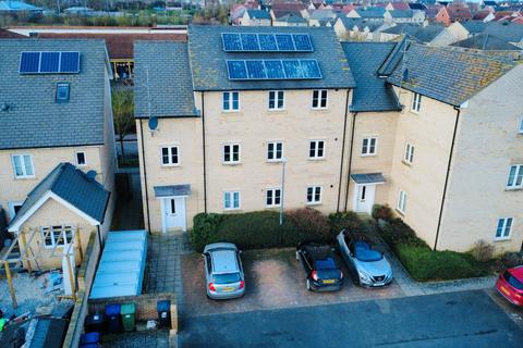 2 bedroom flat for sale, Great High Ground, Loves Farm, St. Neots, PE19 6GP