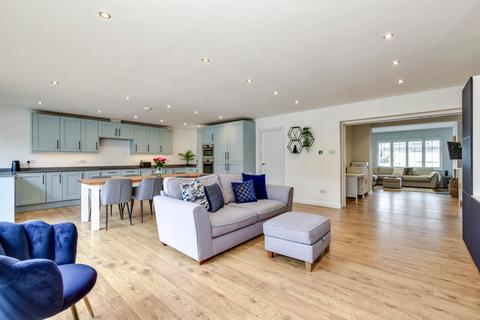 4 bedroom semi-detached house for sale, Follett Drive, Abbots Langley, WD5
