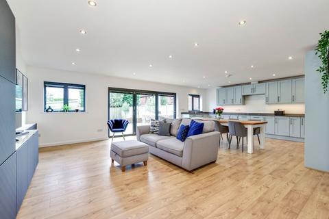 4 bedroom semi-detached house for sale, Follett Drive, Abbots Langley, WD5