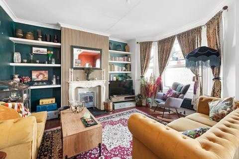 3 bedroom flat for sale, Heathwood Gardens, SE7