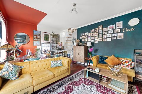 3 bedroom flat for sale, Heathwood Gardens, SE7