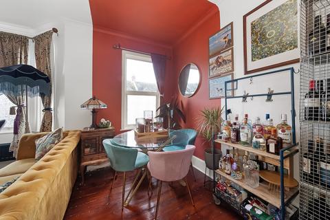 3 bedroom flat for sale, Heathwood Gardens, SE7