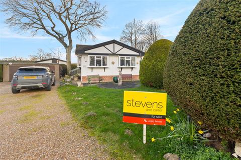 2 bedroom park home for sale, Badgers Walk, Golden Cross