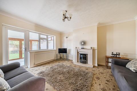 3 bedroom bungalow for sale, Queenhythe Road, Guildford GU4