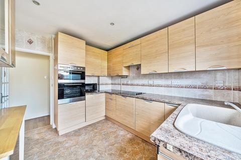 3 bedroom bungalow for sale, Queenhythe Road, Guildford GU4