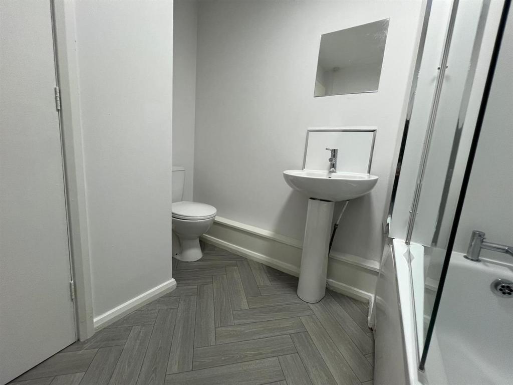 Bathroom....jpg