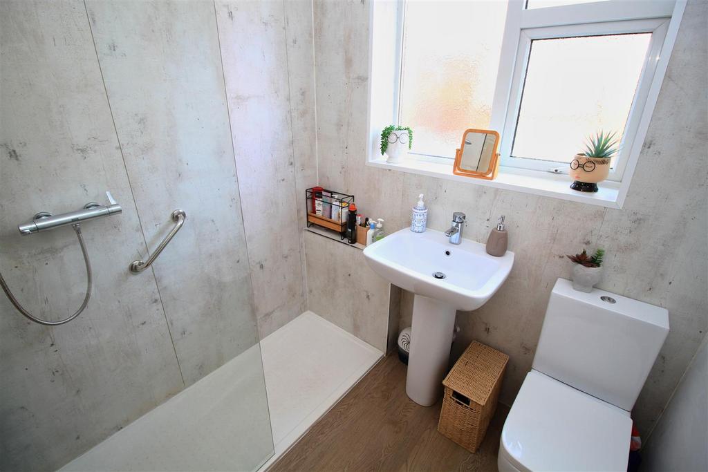 Shower room .jpg