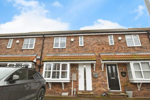3 bedroom terraced house for sale, Partington Drive, Hull