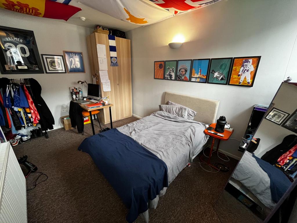 Photo 3