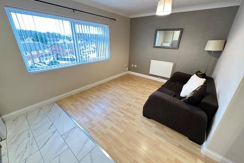 1 bedroom flat to rent, Dellfield Court, Handcross Road, Luton, Bedfordshire, LU2 8JJ