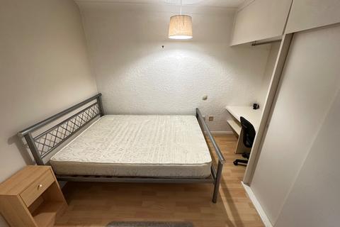 1 bedroom flat to rent, Dellfield Court, Handcross Road, Luton, Bedfordshire, LU2 8JJ