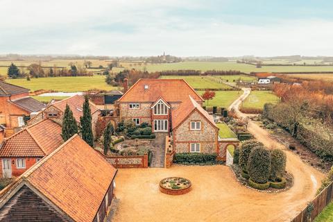 undefined, Family Home in Fantastic Grounds in Beeston