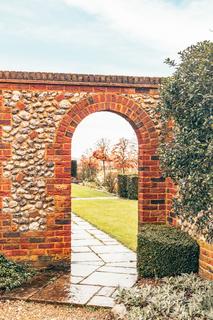 undefined, Family Home in Fantastic Grounds in Beeston