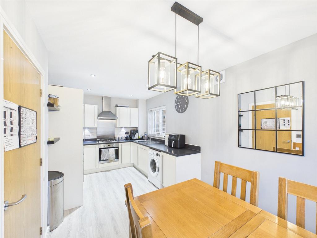 Kitchen / Dining