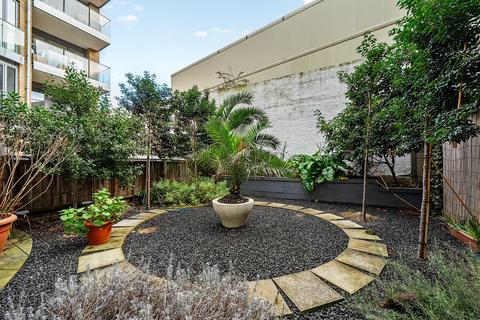 3 bedroom flat for sale, St. Annes Street, Birkdale House, E14