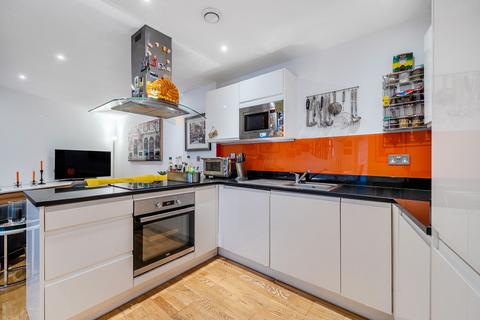 3 bedroom flat for sale, St. Annes Street, Birkdale House, E14