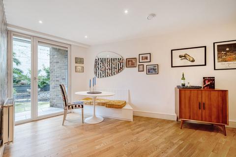 3 bedroom flat for sale, St. Annes Street, Birkdale House, E14