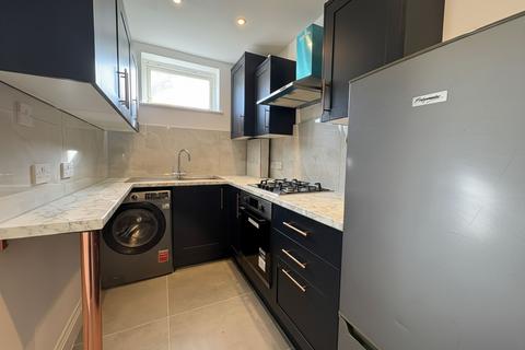 2 bedroom flat to rent, Wellington Gardens, London, SE7