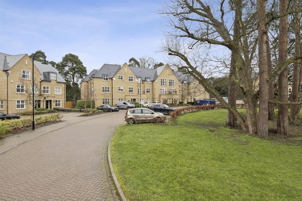103533 Flat 18 Chambord House Queenswood Crescent