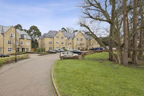 2 bedroom flat for sale, Queenswood Crescent, Englefield Green