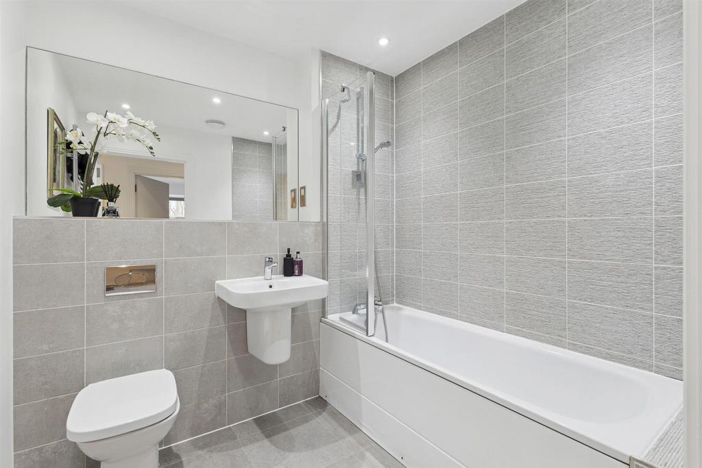 103533 Flat 18 Chambord House Queenswood Crescent