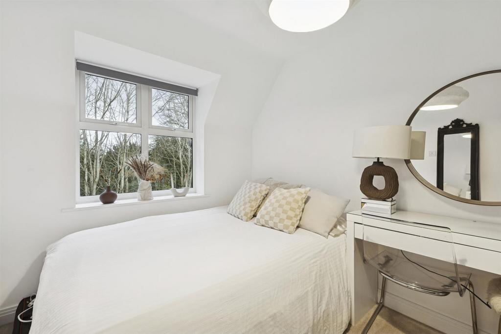 103533 Flat 18 Chambord House Queenswood Crescent