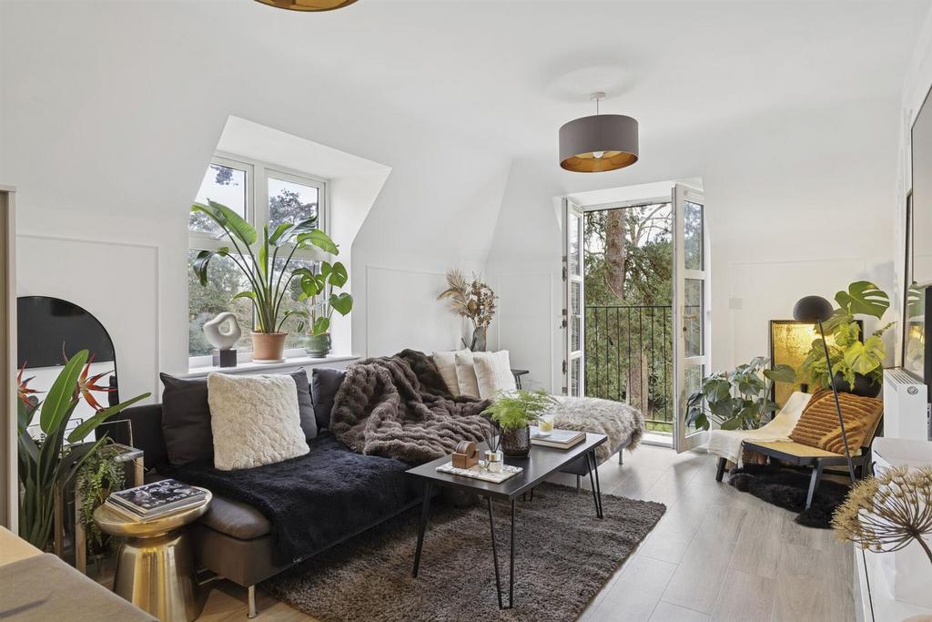 103533 Flat 18 Chambord House Queenswood Crescent