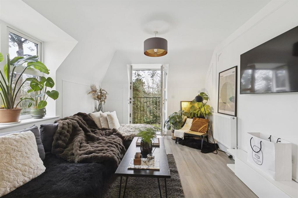 103533 Flat 18 Chambord House Queenswood Crescent