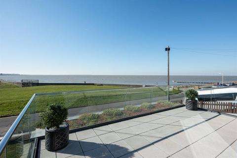 4 bedroom detached house for sale, Hampton Pier Avenue, Herne Bay