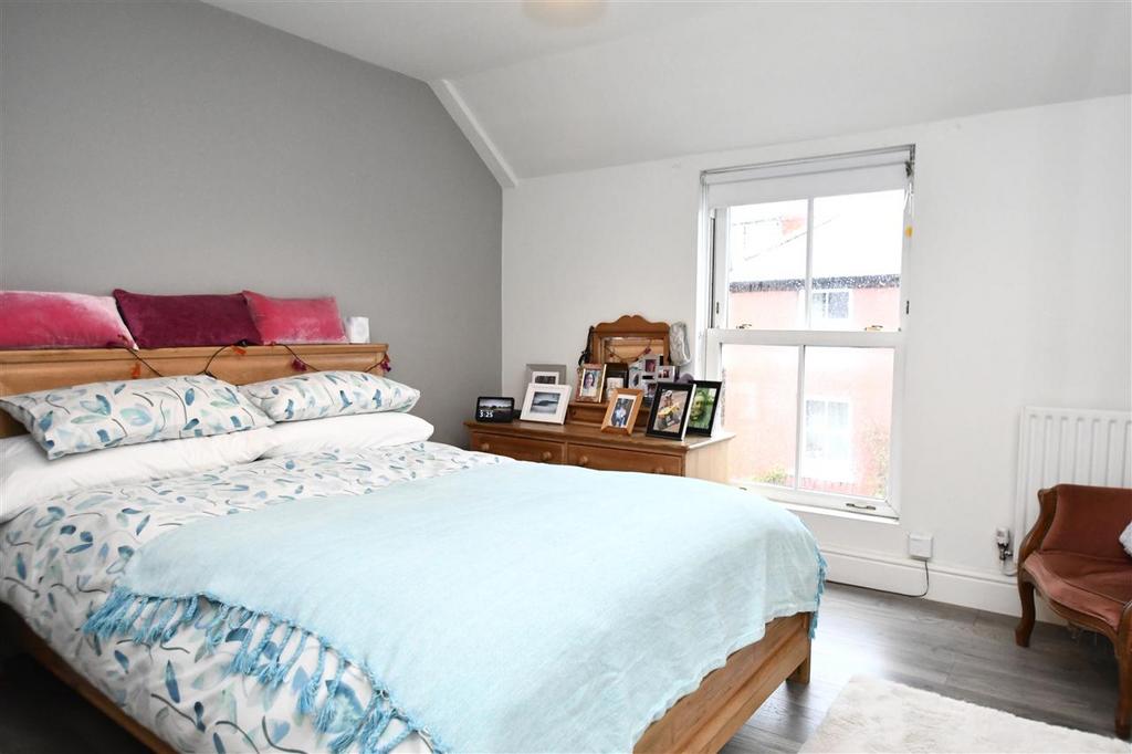 Principal bedroom