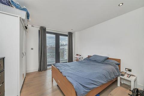 1 bedroom flat to rent, Wandsworth Road, London SW8