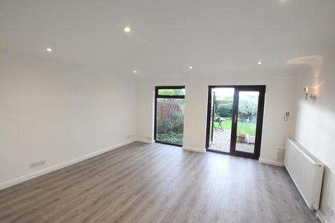 3 bedroom semi-detached house to rent, Addlestone, Surrey, KT15