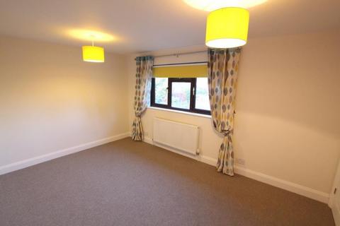 3 bedroom semi-detached house to rent, Addlestone, Surrey, KT15