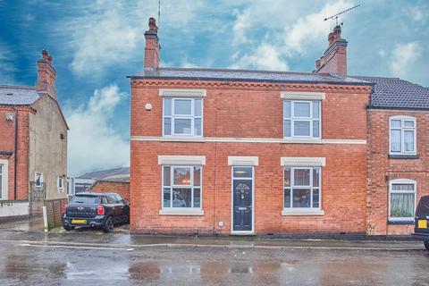3 bedroom end of terrace house for sale, Druid Street, Hinckley