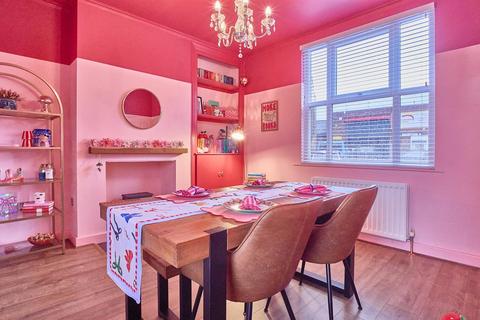 3 bedroom end of terrace house for sale, Druid Street, Hinckley