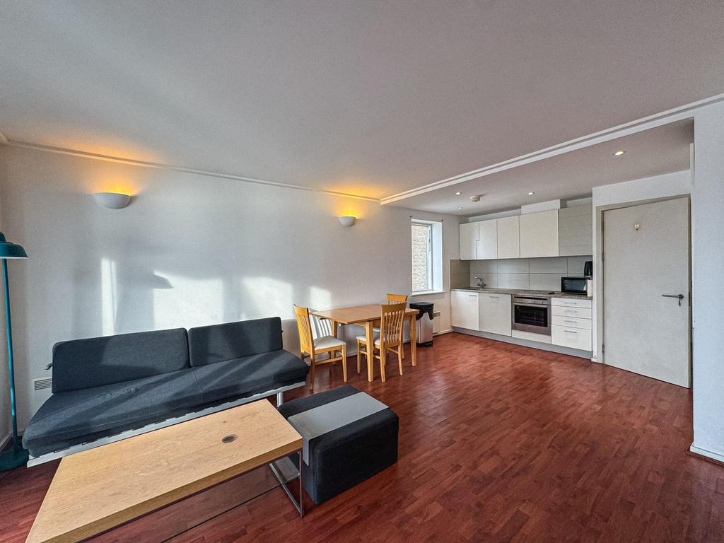 Luxury One Bedroom Apartment – Naxos Building,
