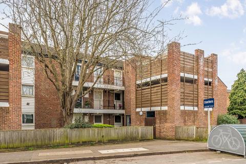 undefined, Edwin Road, Twickenham TW2