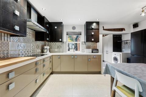 3 bedroom semi-detached house for sale, Dale Road North, Darley Dale, Matlock